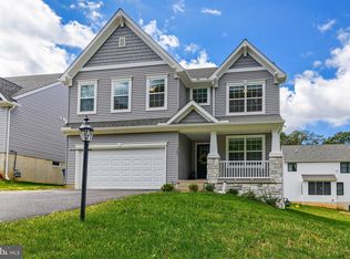 460 Rosewater Dr, Red Lion, PA 17356