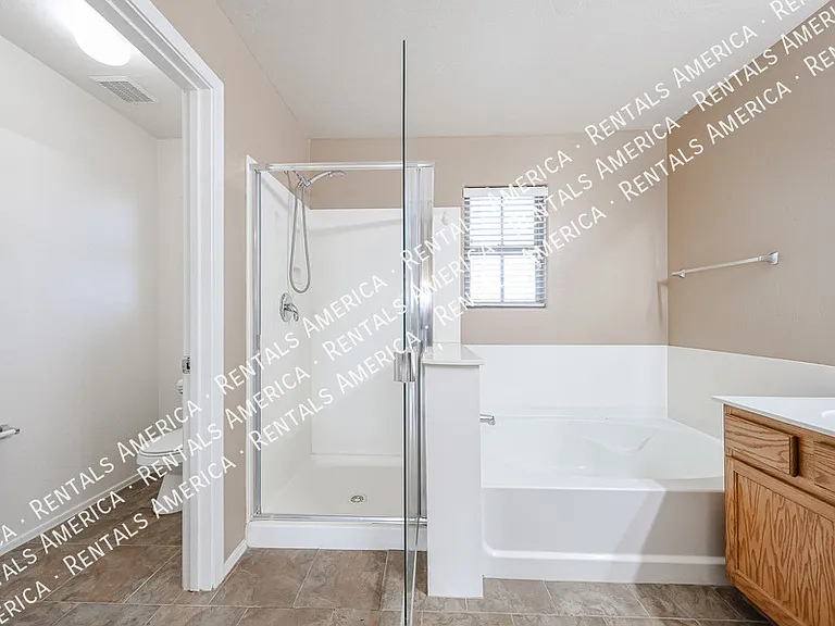 4563 E Oxford Ln — Photo 42
