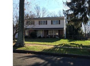 585 Buckstone Dr, Southampton, PA 18966