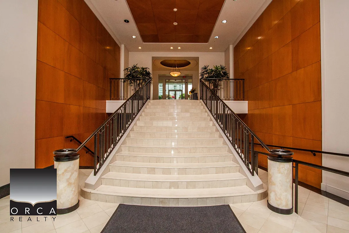 Building Photo - 1500 Alberni St #18B
