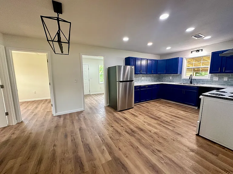 10052 W Camp St — Photo 3
