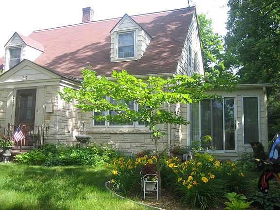 2nd image of 207 Harrison St