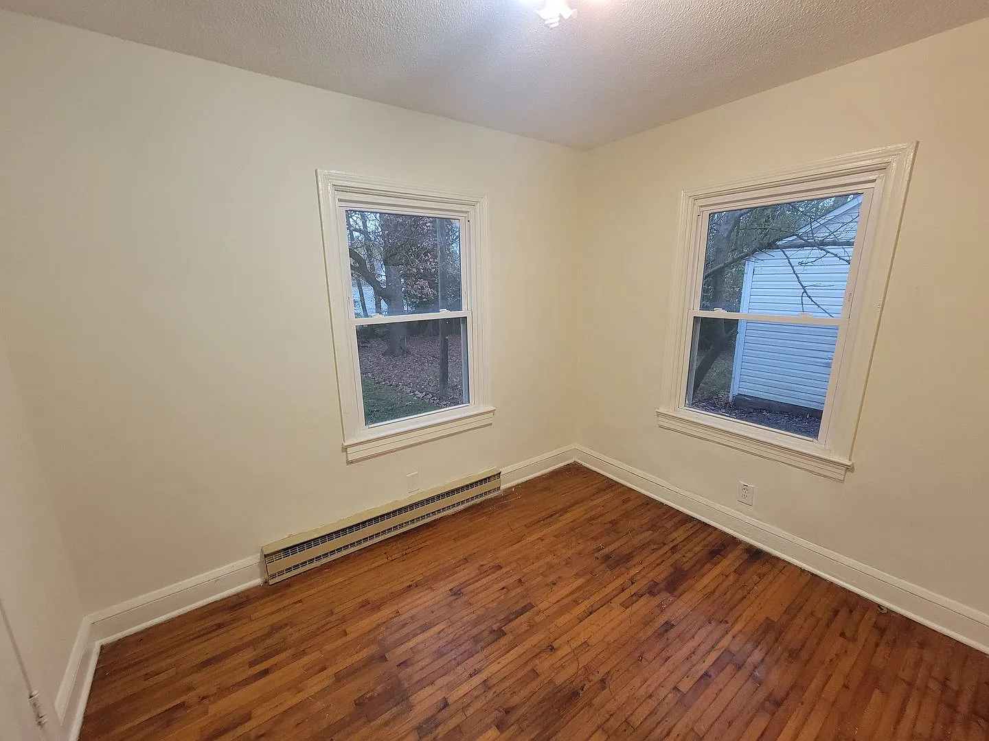 2 Bedroom 1 Bathroom House — Photo 4