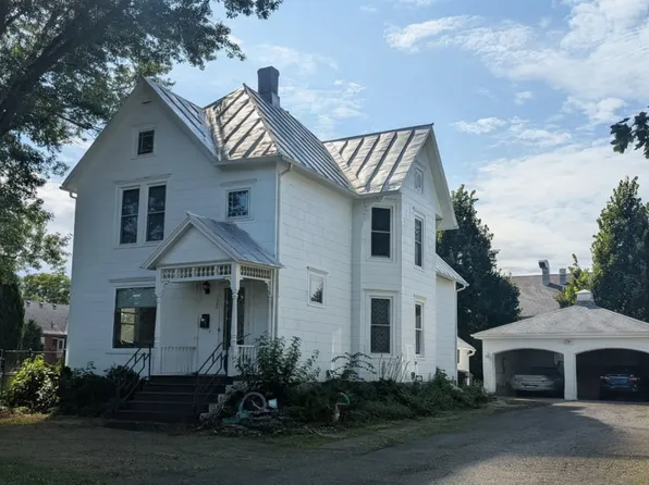 122 North St, Sun Prairie, WI 53590