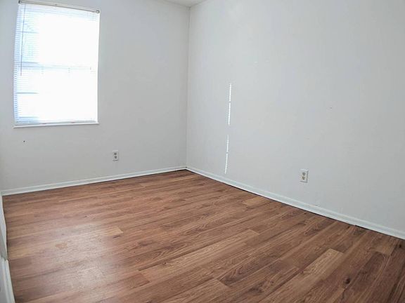 4th image of 816 N Orris Dr