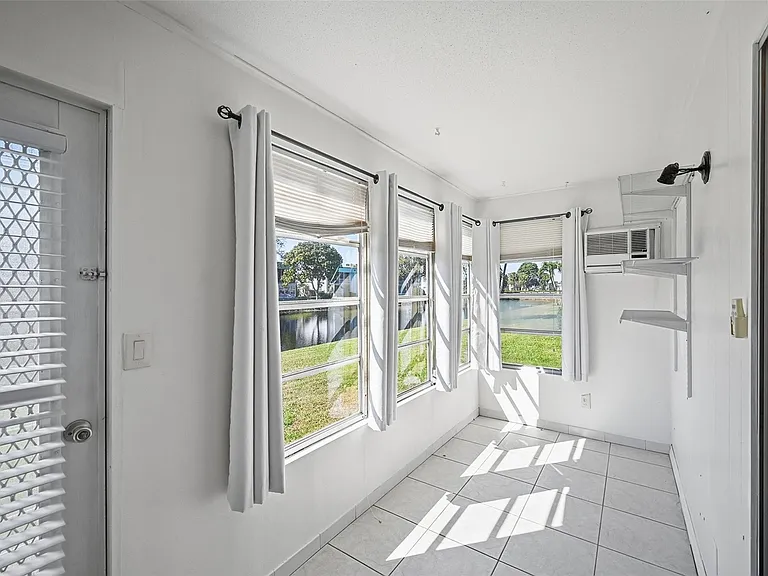451 Monaco Park #J — Photo 16