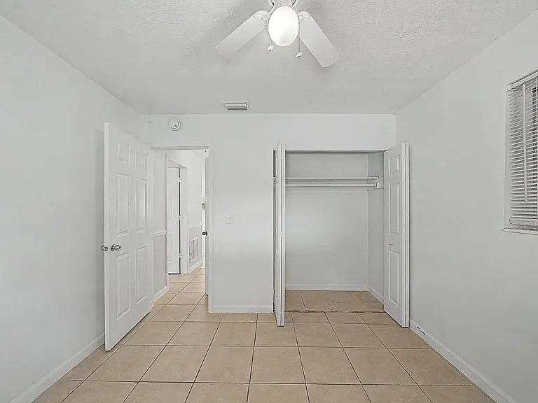 301 SE 21st Ave — Photo 16