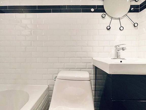 3rd image of 1088 Bedford Ave APT 3