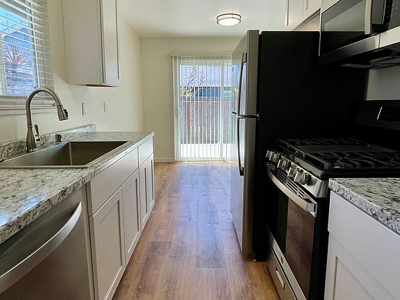 4th image of 476 Lincoln Ave