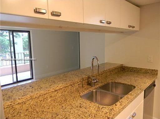 4th image of 590 NW 114th Ave APT 201