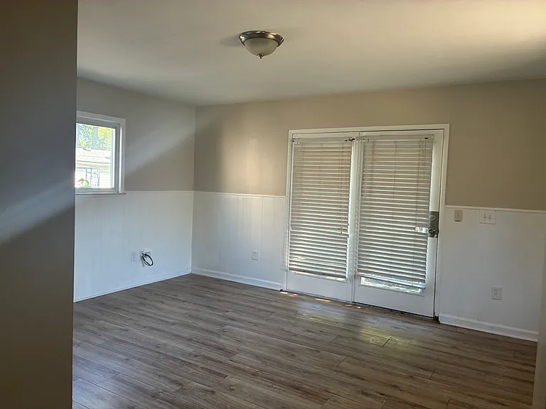 24612 Lauren Ave — Photo 10