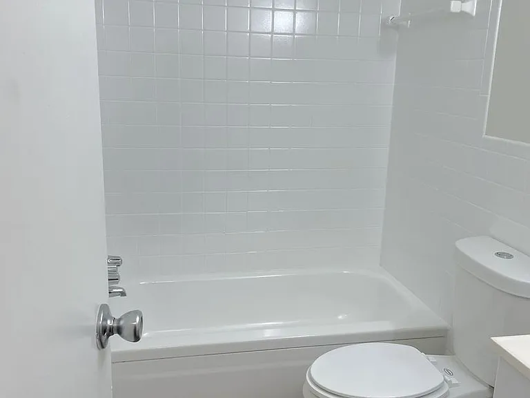 Penzel Manor Apartments — Photo 10