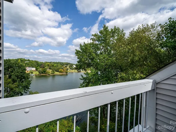 1050 21st Ave NW APT 54, Hickory, NC 28601