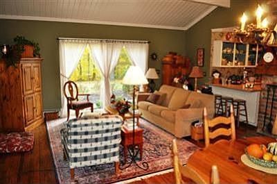 3rd image of 3377 Forest Hills Dr