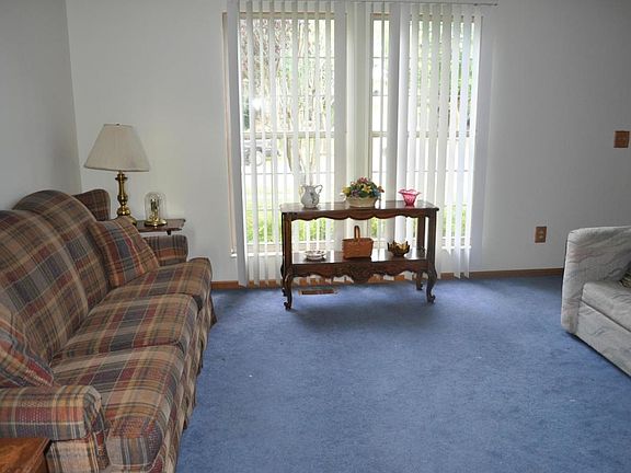 4th image of 1479 River Trail Dr