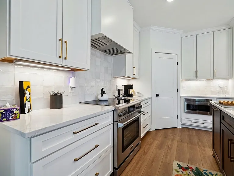 1301B Katie Ave — Photo 3