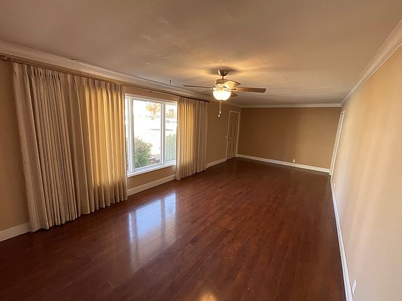 5th image of 556 E Crumb Ave