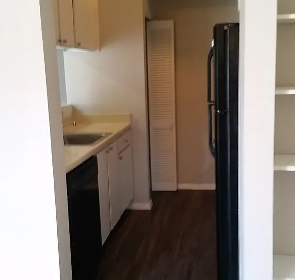 Townhollow Apartments — Photo 31