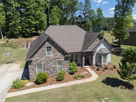2nd image of 137 Waltzing Vine Ln