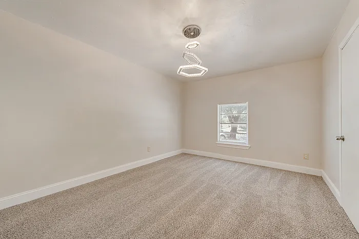 3404 Gray Dr — Photo 9