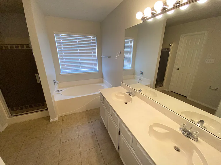 2918 Hilton Head Dr — Photo 14