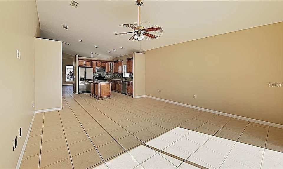 1st image of 1092 Hacienda Cir