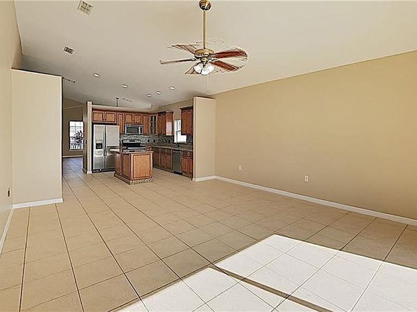 1092 Hacienda Cir