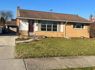 6771 Sunset Dr, Garden City, MI 48135