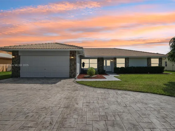 8668 SW 1st Pl, Coral Springs, FL 33071