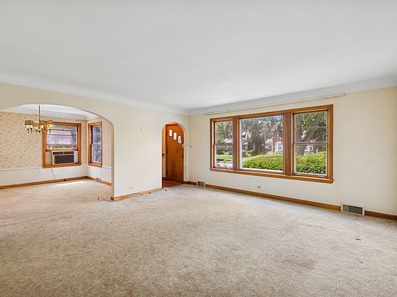 4th image of 1627 N 76th Ave