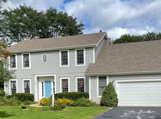 4002 Acacia Dr, Crystal Lake, IL 60012