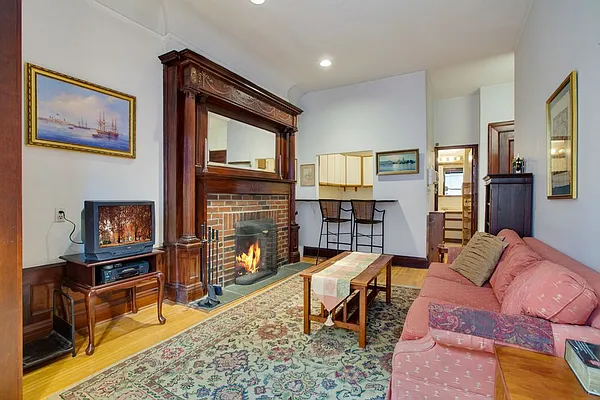 Sold by HomeDax Real Estate | media 2