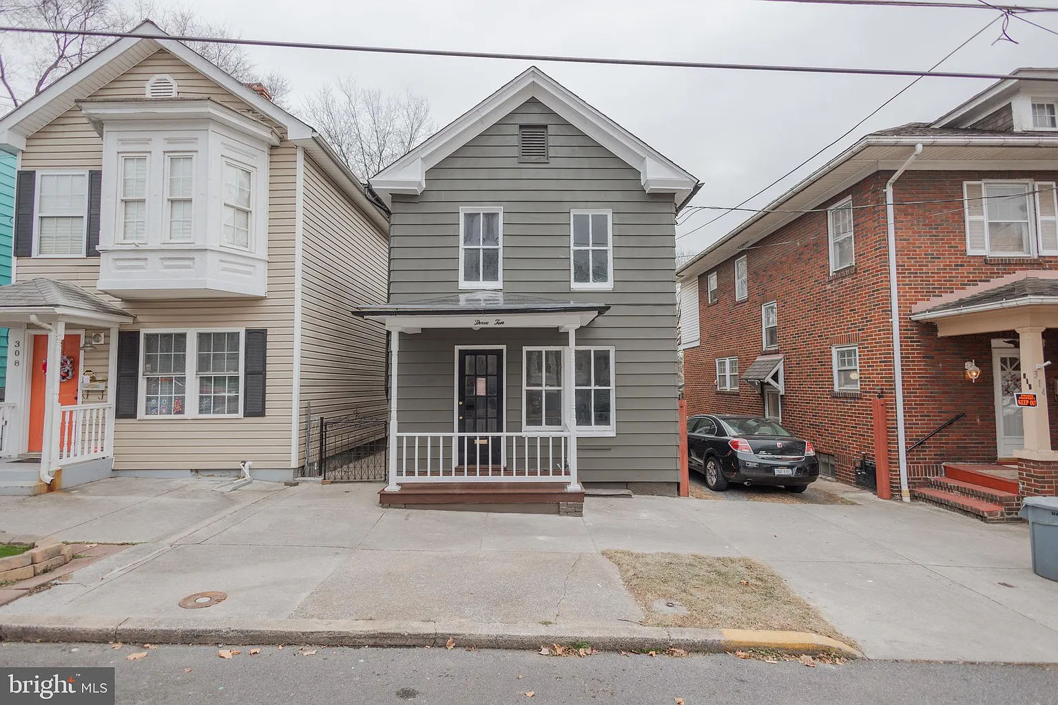 310 S Maple Ave photo 1