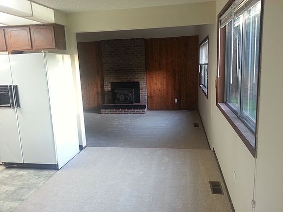 4th image of 1677 SE 52nd Ave
