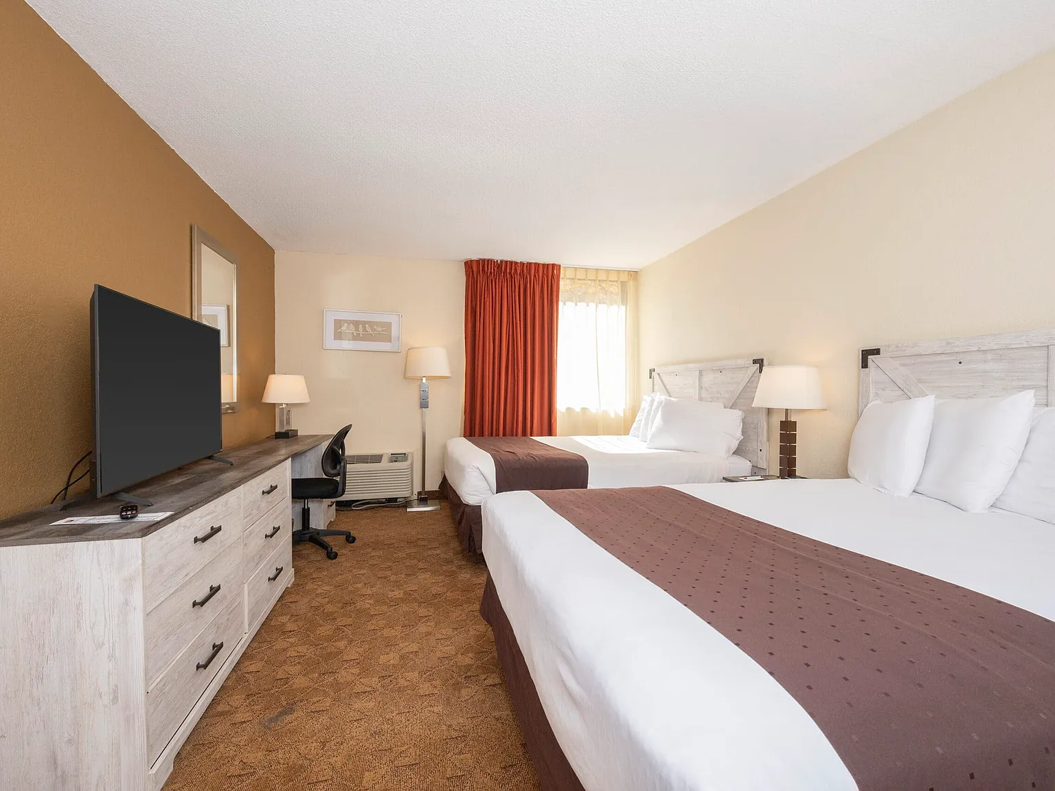1 bed, 650 sqft, $1,299 — Photo 2