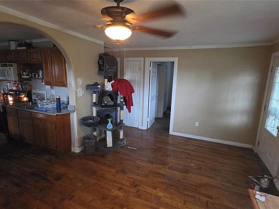 4th image of 522 W 13th St