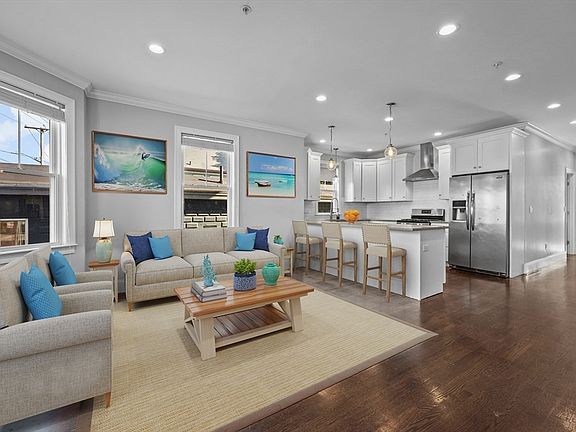 3rd image of 407 Pleasant St #1A