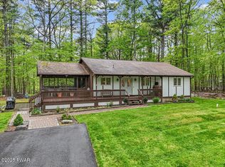 106 Snapdragon Ct, Milford, PA 18337