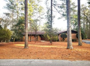 100 Westchester Cir, Pinehurst, NC 28374