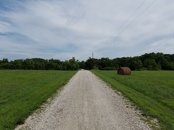 1/4 mile drive to house