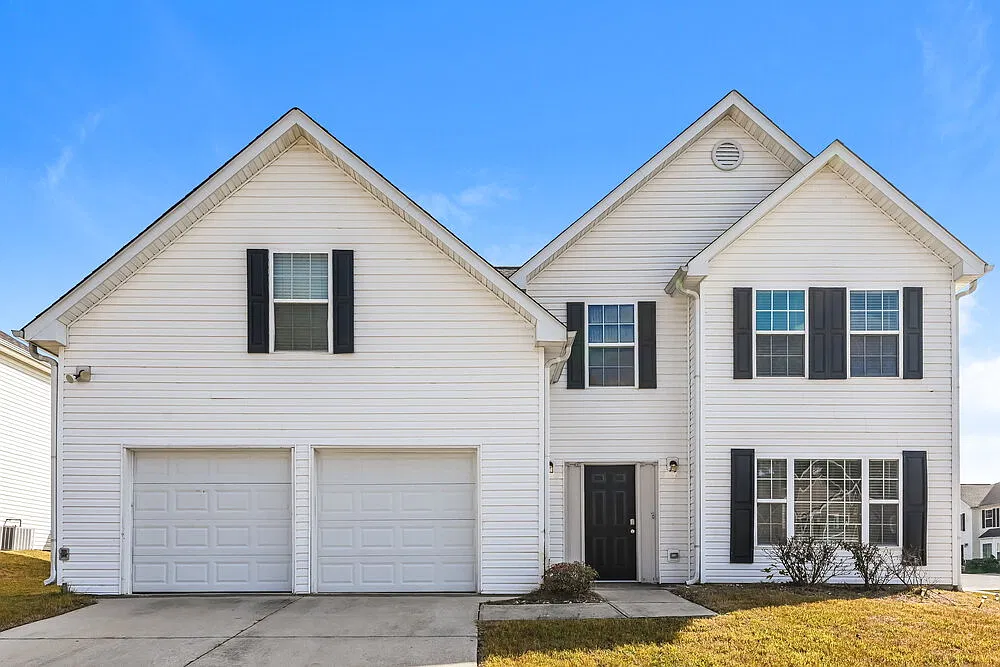 4 bed, 2.5 bath, 2303 sqft, $2,065 — Photo 1
