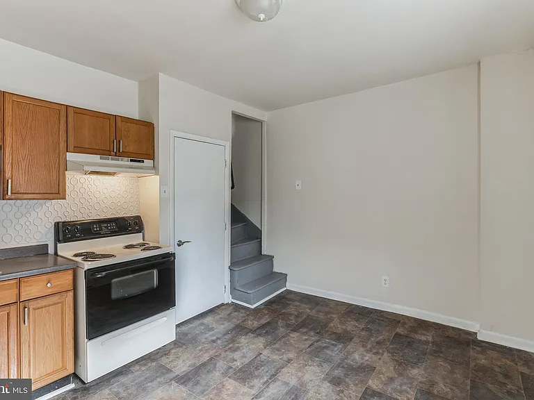 1305 N Lawrence St #1 — Photo 11