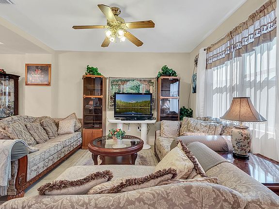 3rd image of 2320 Bella Vista Dr