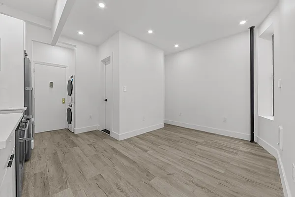 Living room, photo 2
