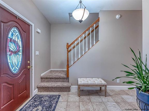 4th image of 99 Canterbury Dr