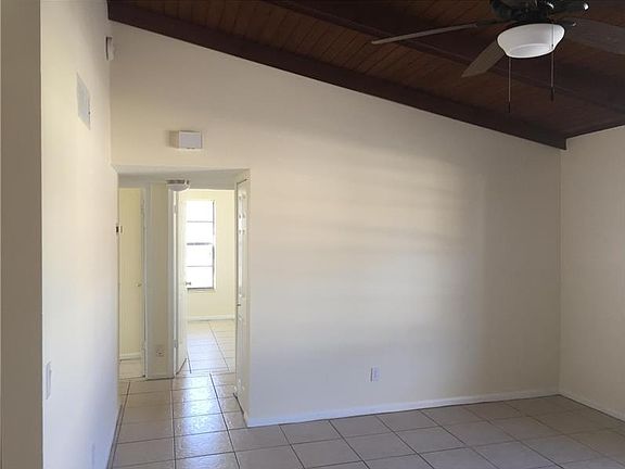 4th image of 5924 Longbow Ln APT 10