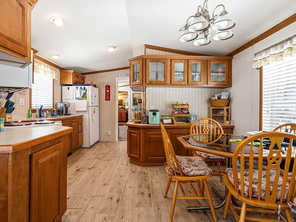 1st image of 117 Colonial Village