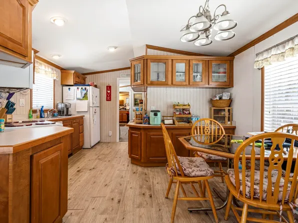 117 Colonial Village, Somersworth, NH 03878