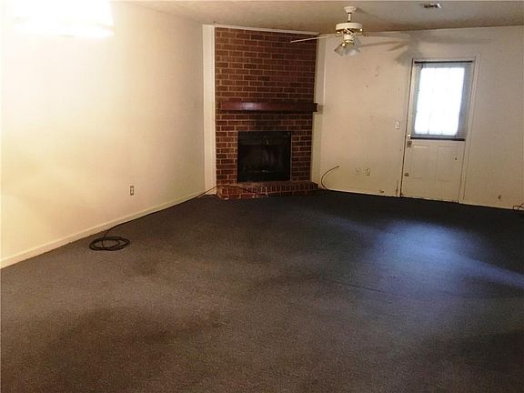 2nd image of 1290 Knoll Ct NW