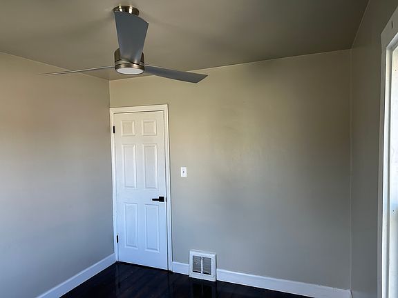 2nd image of 1401 S Knox Ct